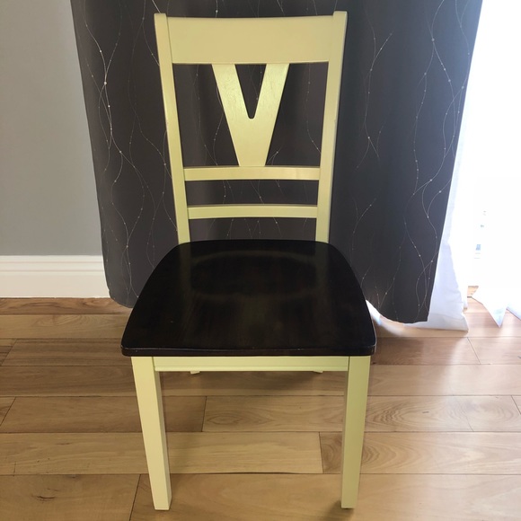 Chairs - Picture 2 of 3